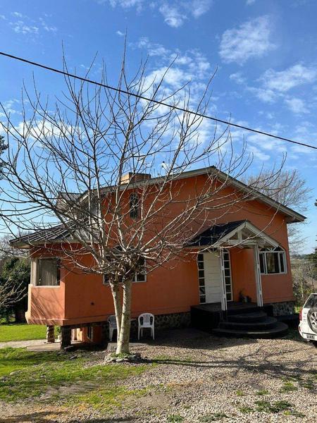 Excelente Chalet de 7 ambientes sobre lote de 695m2 en Sierra de los Padres