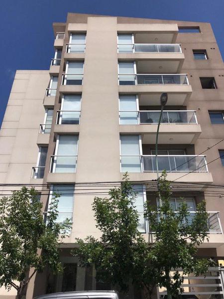 Piso de 4 Ambientes con Cochera en Garay y Mitre 2