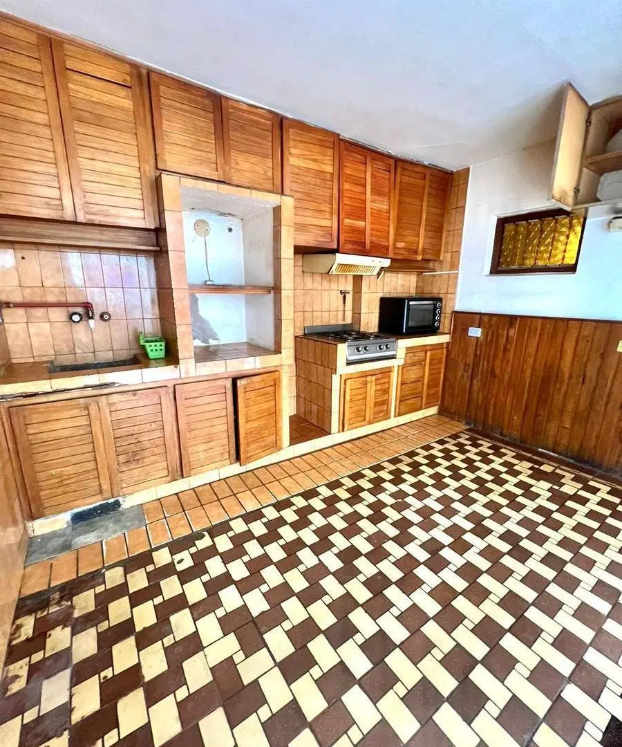 Chalet 3 ambientes con 5 cocheras en Peña y 14 de julio 4