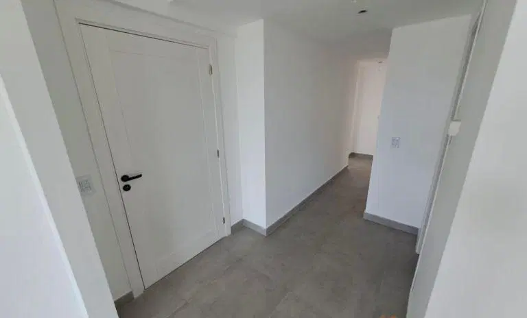 Semipiso de 3 ambientes con dos baños y cochera en Gascón y San Luis 4