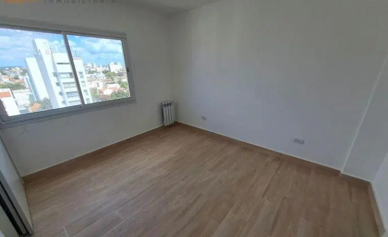 Semipiso de 3 ambientes con dos baños y cochera en Gascón y San Luis 3