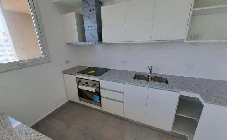 Semipiso de 3 ambientes con dos baños y cochera en Gascón y San Luis 2