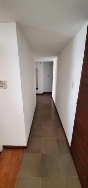 PISO 3 AMBIENTES EN ARENALES Y ROCA 2