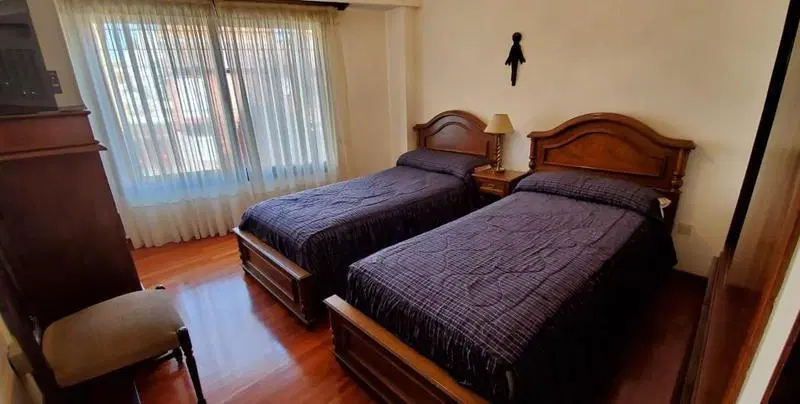 PISO 3 AMBIENTES EN ARENALES Y ROCA 3