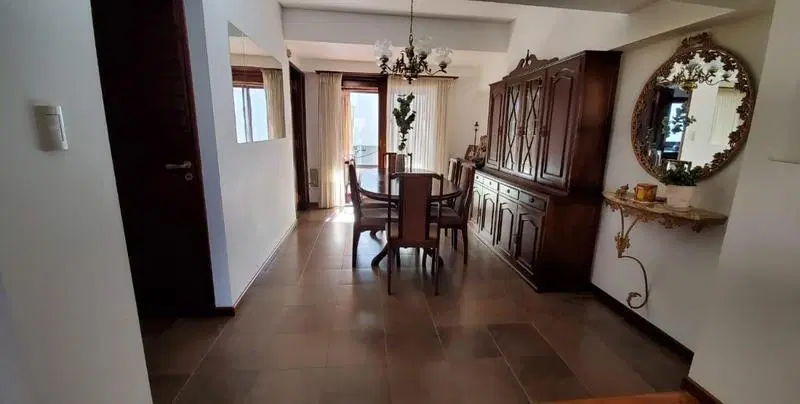 PISO 3 AMBIENTES EN ARENALES Y ROCA 1