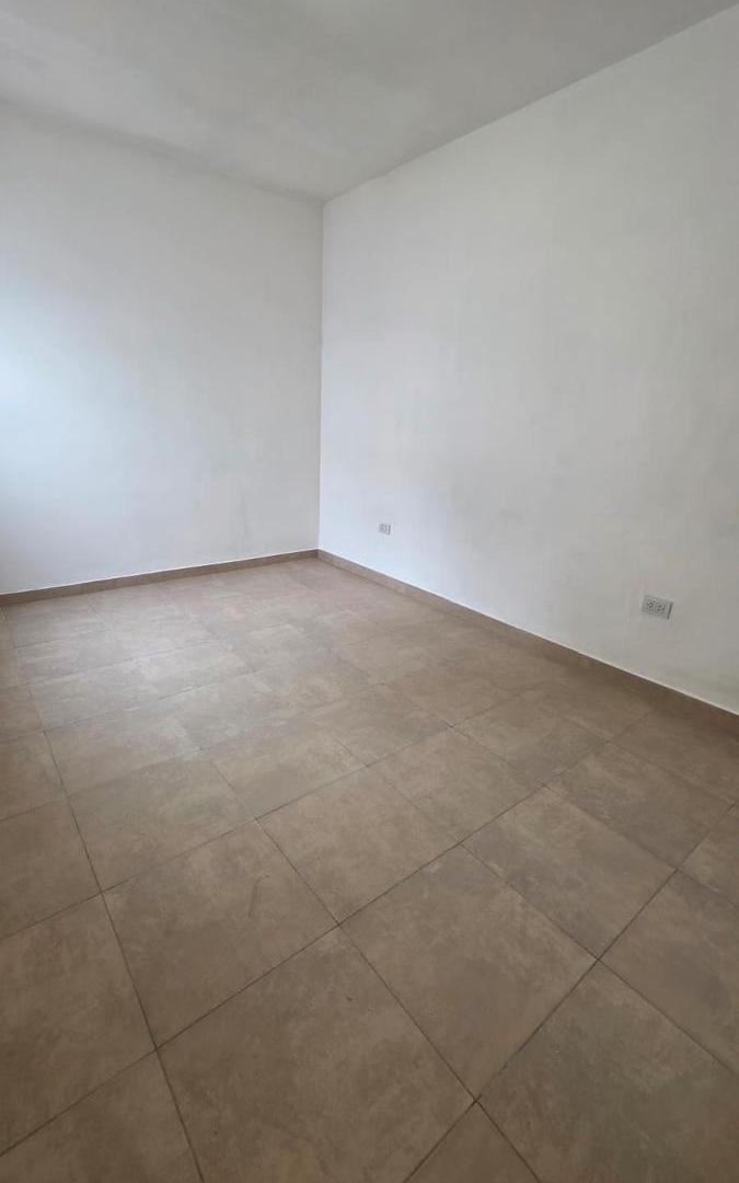 Foto de Departamento en Laprida y España, imagen 1