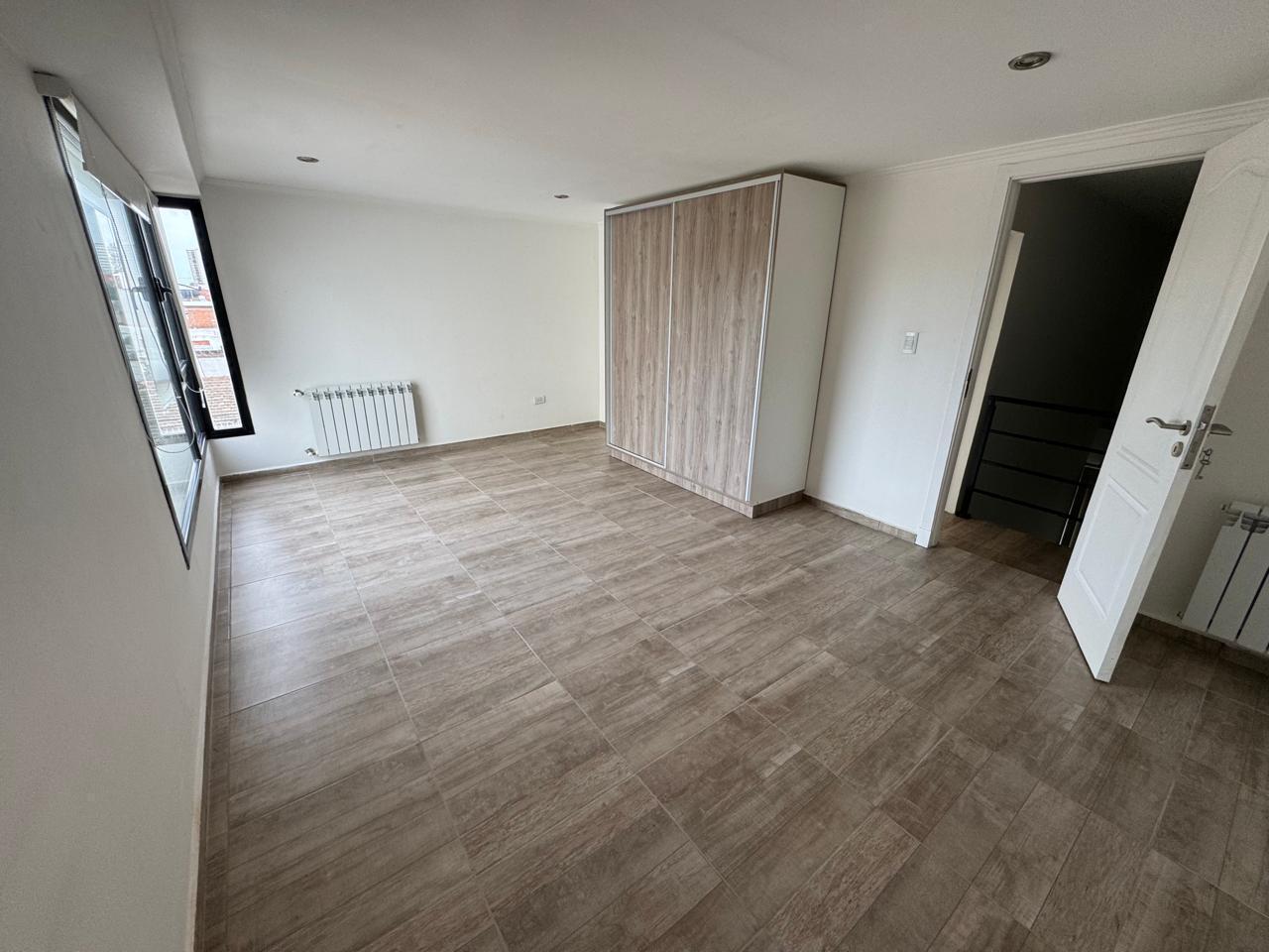Foto de duplex 5 ambientes en Villa Primera, imagen 4