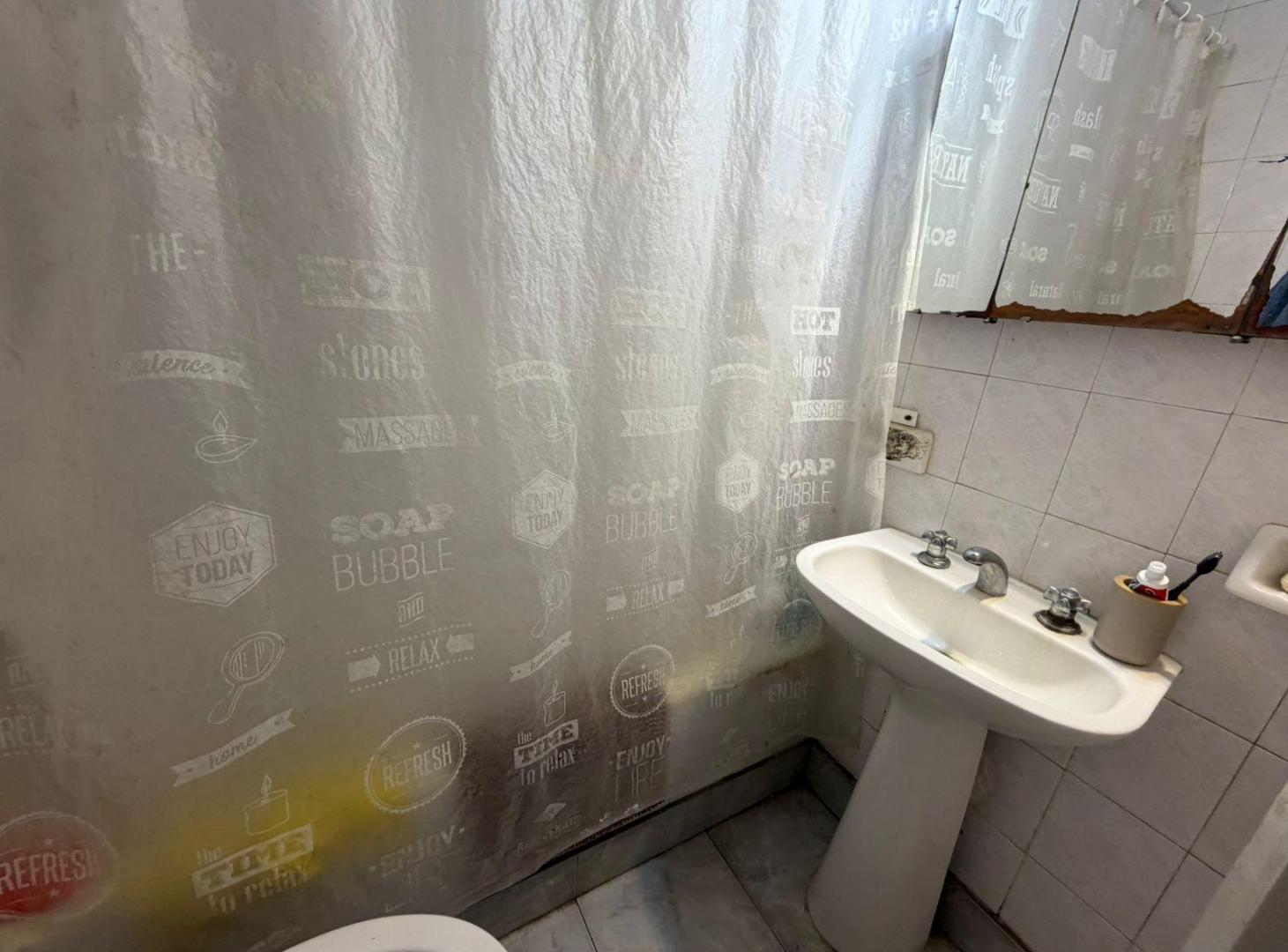 Foto de DEPTO 3 AMBIENTES Y DOS UNIDADES COMPLEMENTARIAS EN ROCA Y FRANCIA, imagen 5