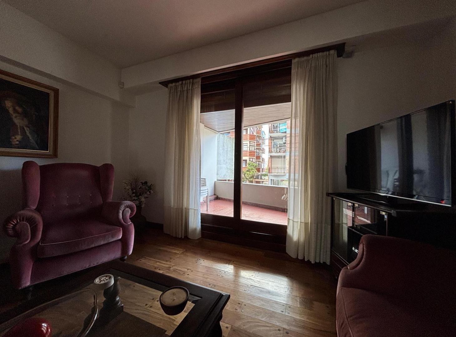 Foto de PISO 4 AMBIENTES EN ARENALES Y ROCA, imagen 2