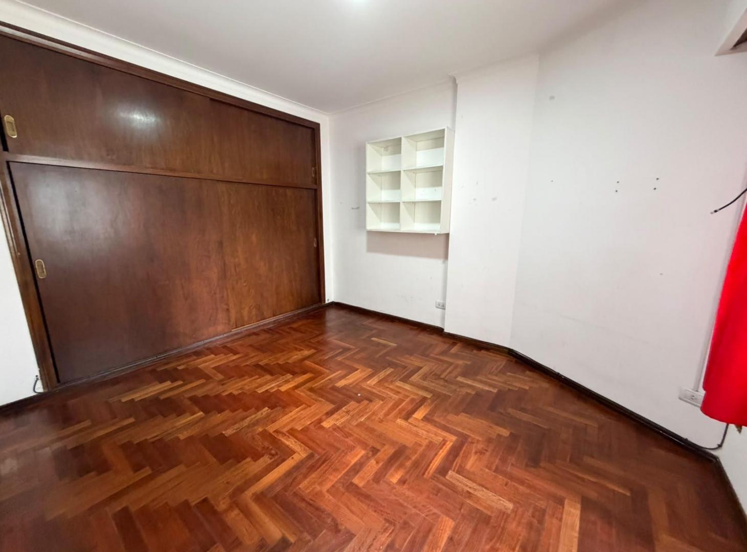 Foto de DEPARTAMENTO A LA CALLE CON BALCÓN 4 AMBIENTES EN EL CENTRO, imagen 5