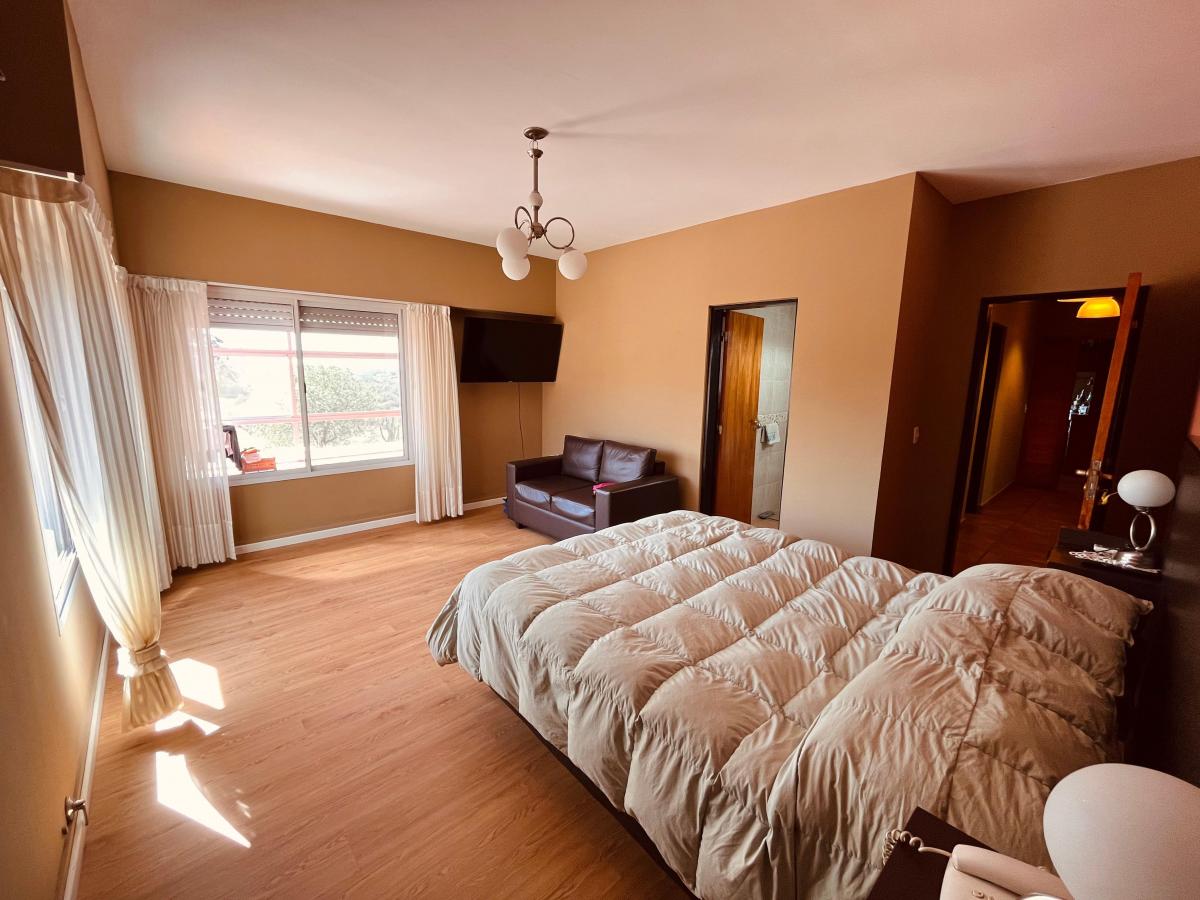 Corral de Barrancas - 3 Dorm - Pileta - 5.326 m² 4