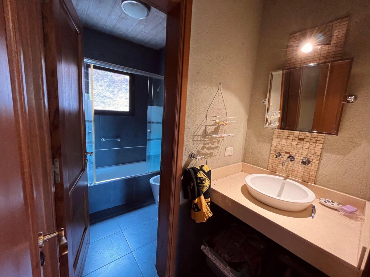 Foto de Casa de categoría en venta - Corral de Barrancas, imagen 3