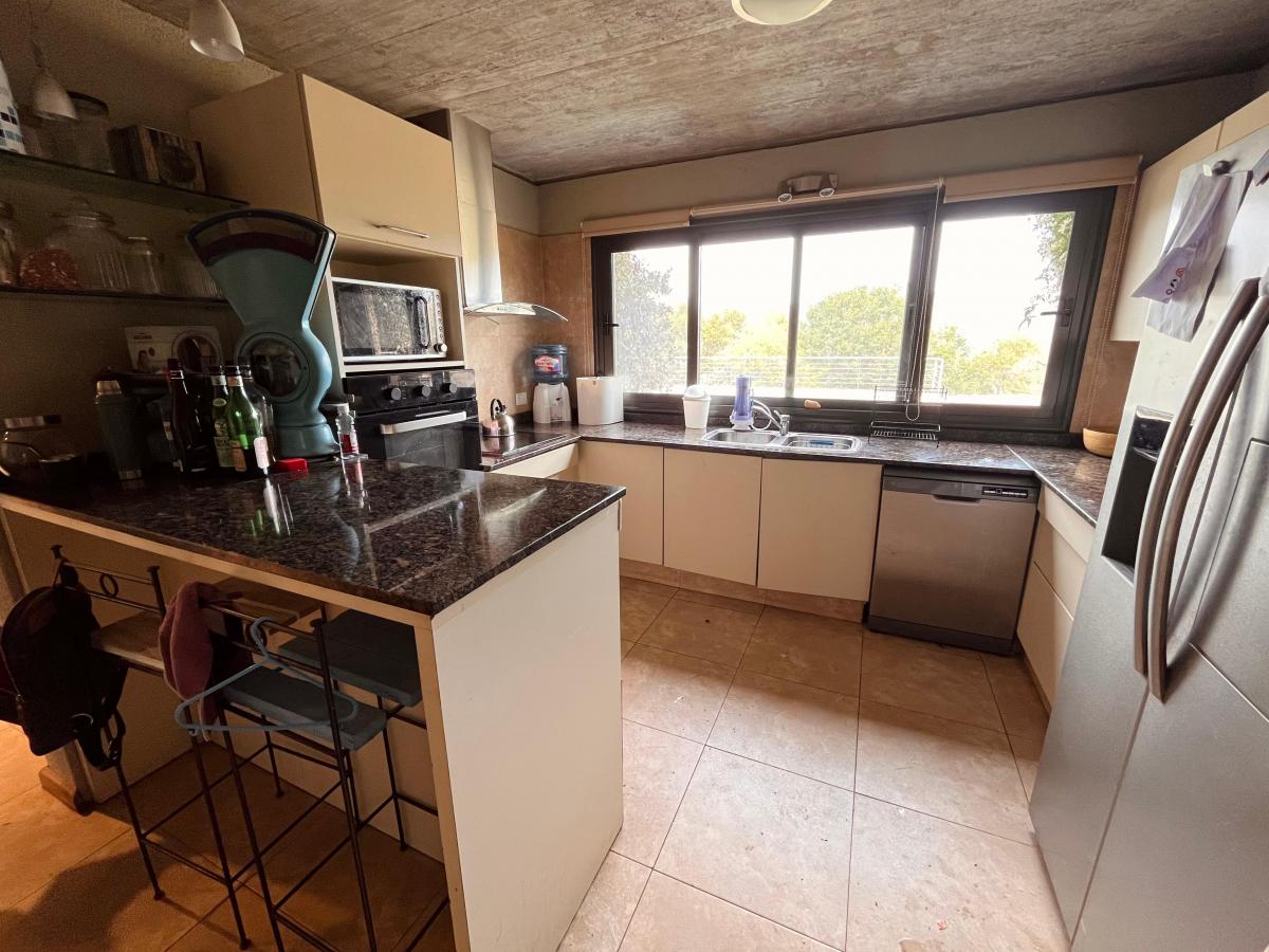 Foto de Casa de categoría en venta - Corral de Barrancas, imagen 2
