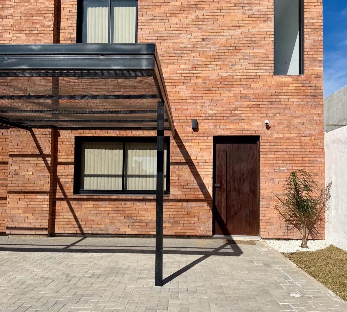 Foto de Se vende hermoso duplex a estrenar - Quebradas De Manantiales, imagen 2