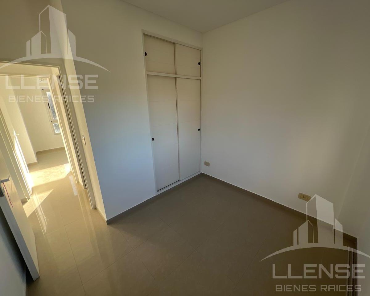 Departamento 3 Ambientes con Cochera y Parrilla en Venta - Berazategui 4