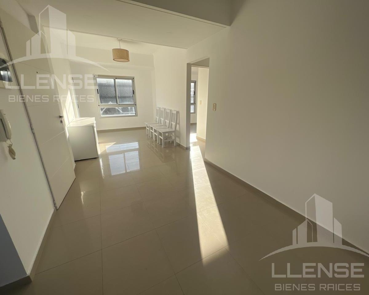 Departamento 3 Ambientes con Cochera y Parrilla en Venta - Berazategui 5
