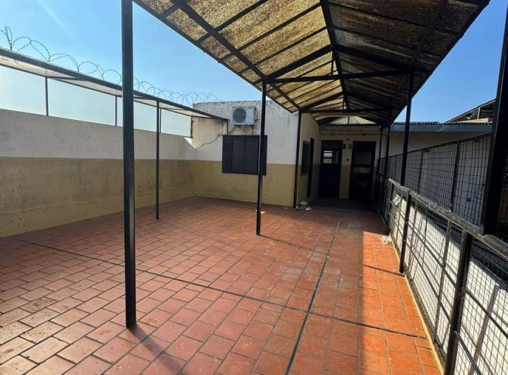 Local en alquiler sobre 6 lotes en Quilmes 3