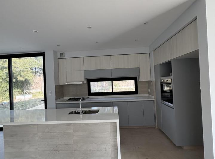 Casa 5 ambientes a estrenar en venta - Las Golondrinas 5