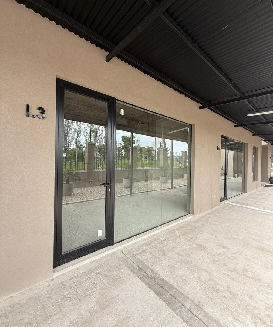 Foto de Local de 53m2 venta y alquiler en Guillermo E Hudson, imagen 3