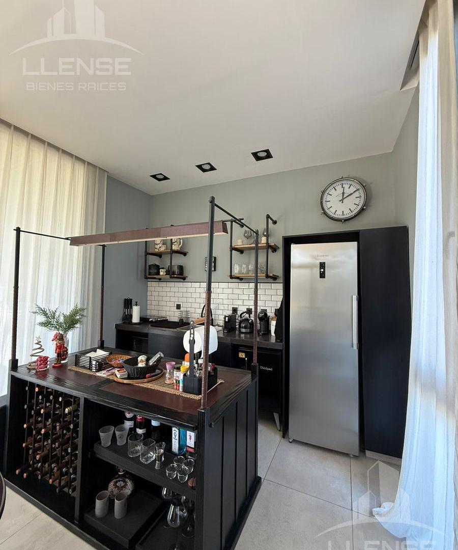 Foto de Casa 4 ambientes con pileta en venta - Barrio Cerrado La Vikkina, imagen 3