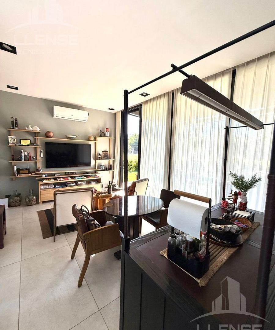 Foto de Casa 4 ambientes con pileta en venta - Barrio Cerrado La Vikkina, imagen 5
