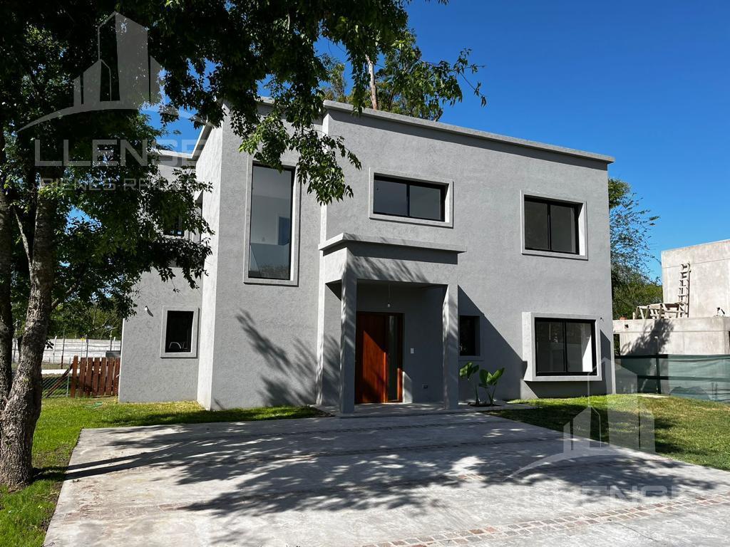 Casa 4 ambientes con pileta en venta - Greenville