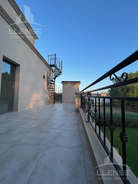 Foto de Casa 5 ambientes con piscina en venta apta credito- La Candida, imagen 5