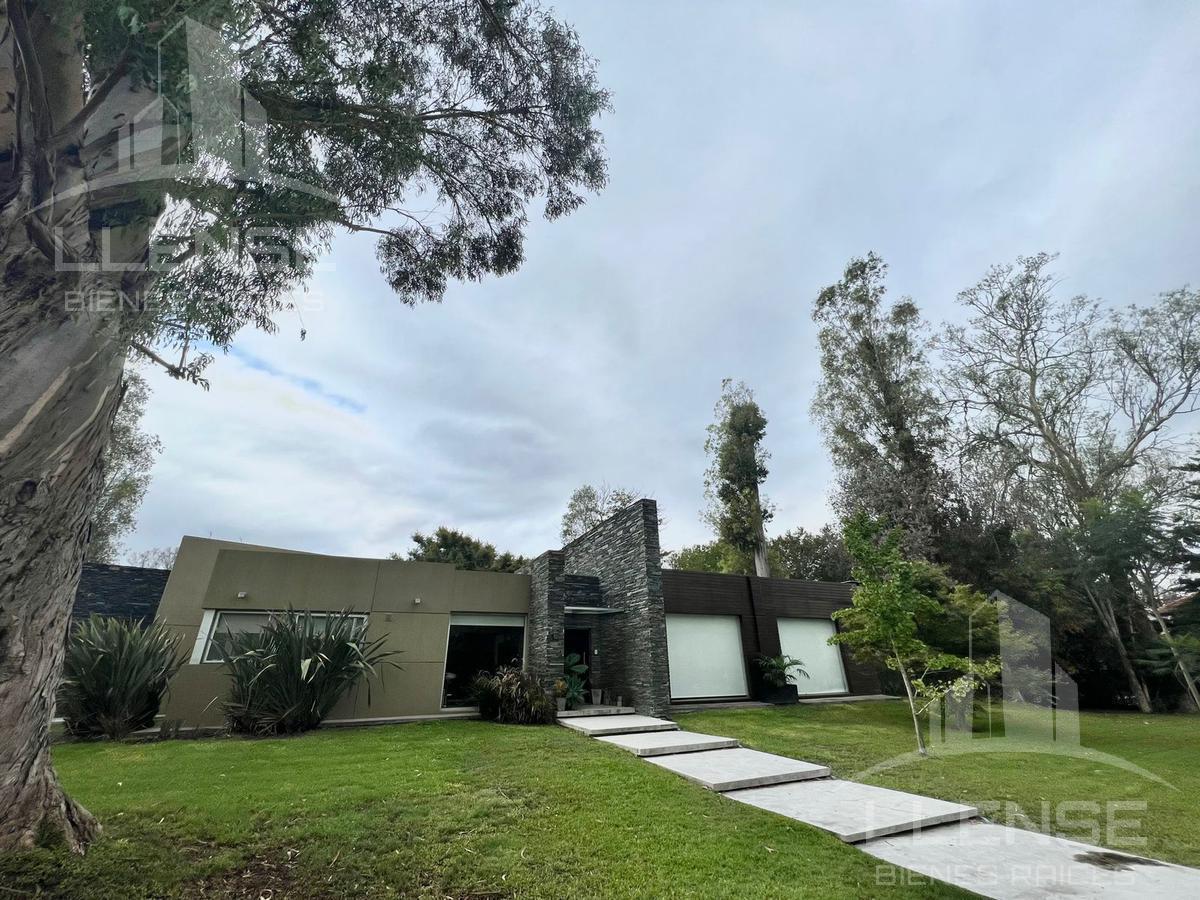 Casa 5 ambientes en 1 planta en venta - Abril Club De Campo