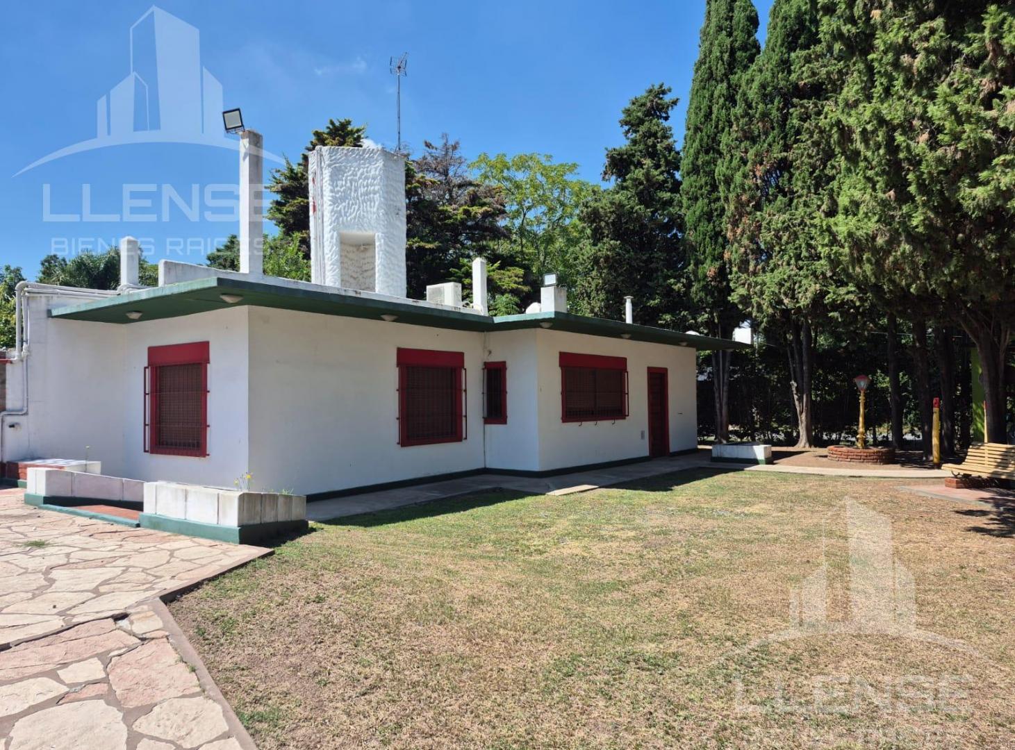 Casa 3 ambientes sobre lote de 1244m2 con pileta y quincho en venta - Ranelagh