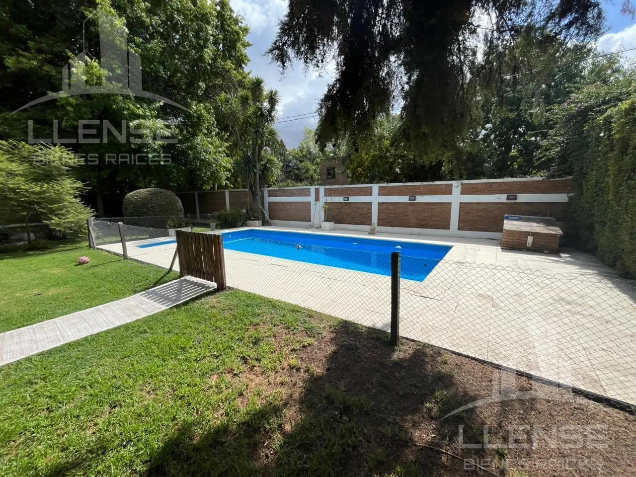 Casa 3 ambientes con pileta y jardin en venta - Ranelagh 2