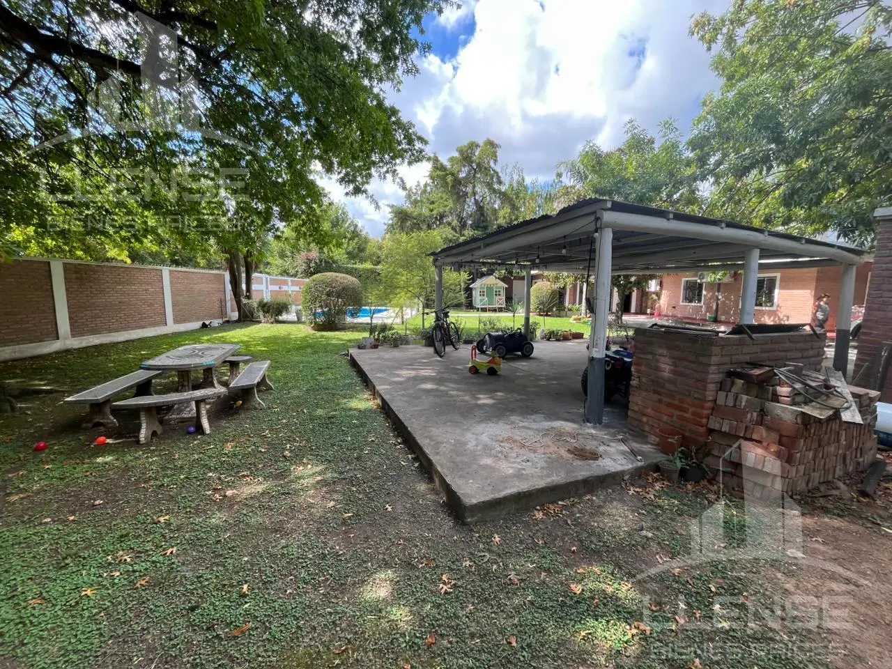 Casa 3 ambientes con pileta y jardin en venta - Ranelagh 1