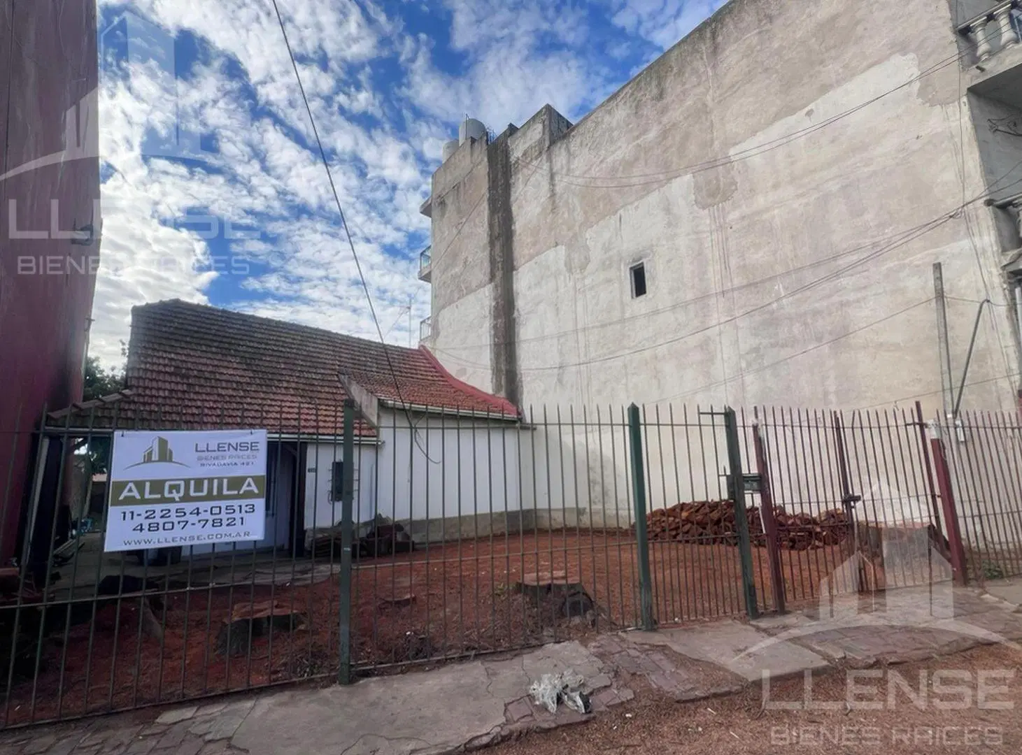 Casa 4 ambientes en alquiler - Ezpeleta Centro 2