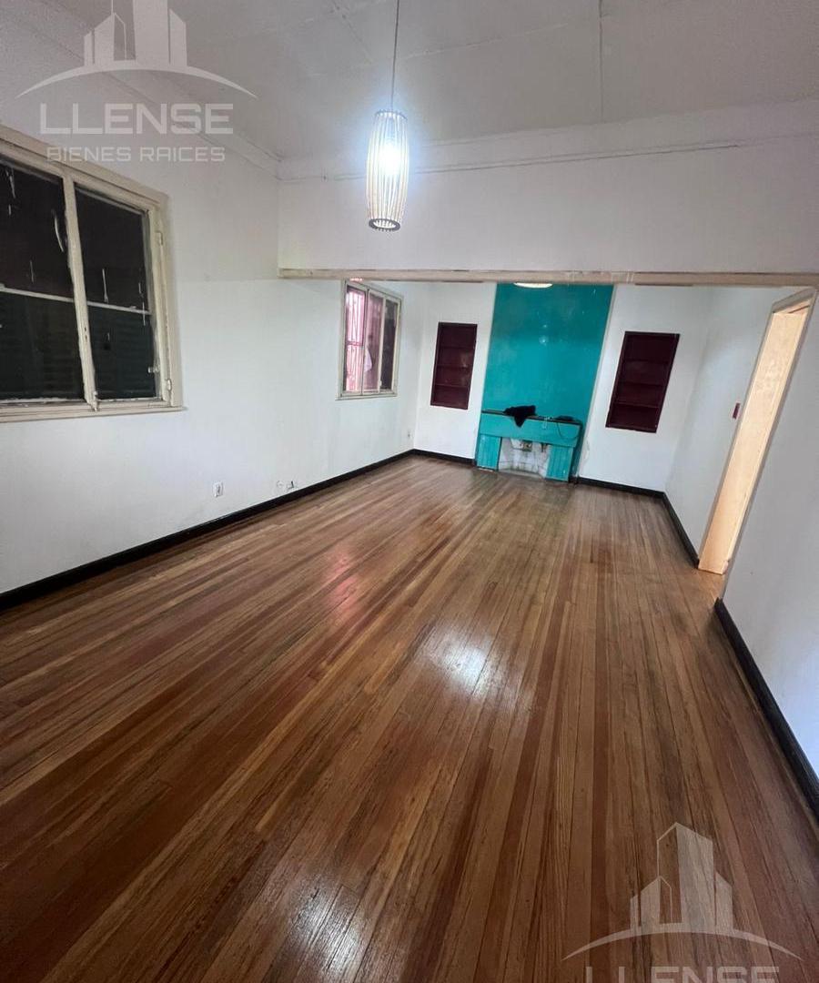 Foto de Casa 4 ambientes en alquiler - Ezpeleta Centro, imagen 1
