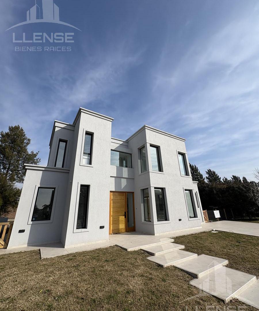 Casa 5 ambientes a estrenar en venta - APTA CREDITO - Las Golondrinas