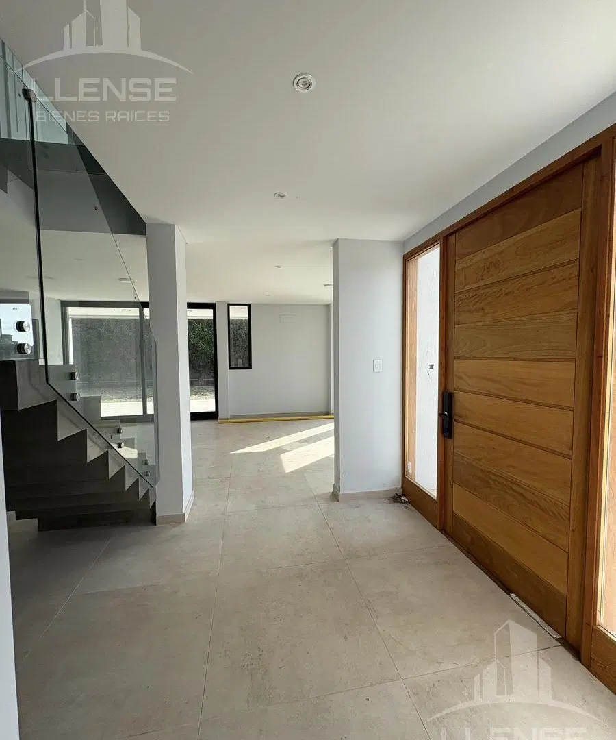 Casa 5 ambientes a estrenar en venta - APTA CREDITO - Las Golondrinas 4