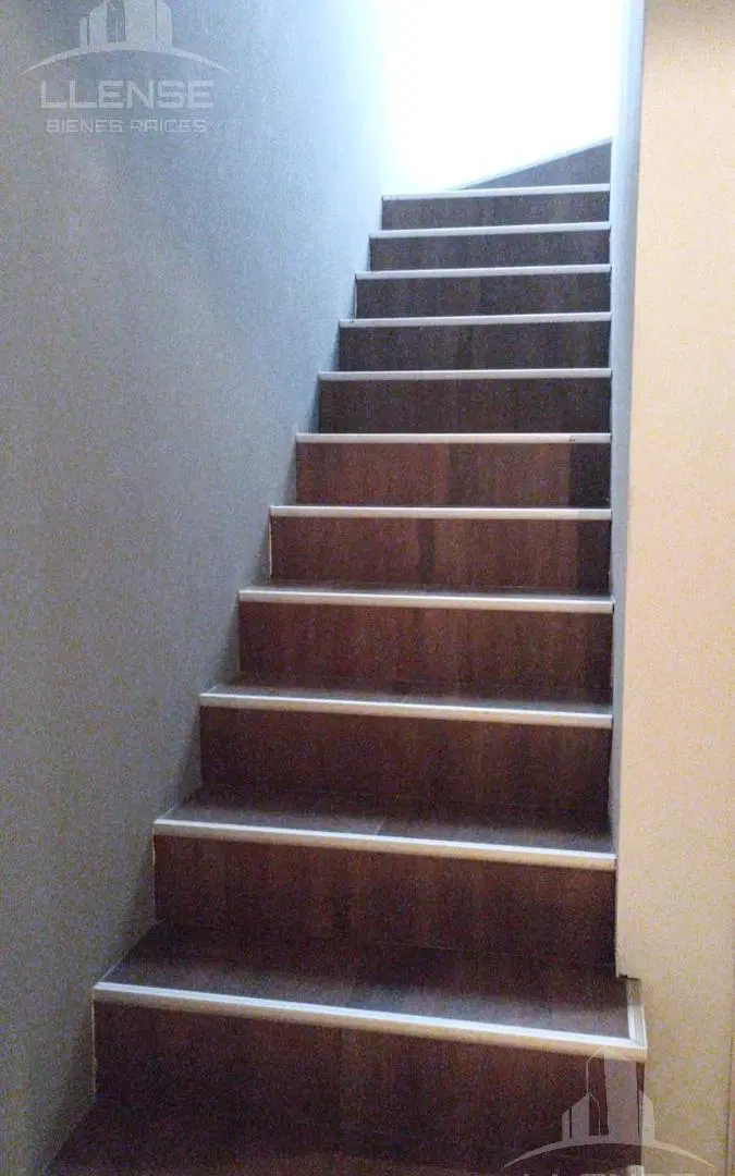 Casa 7 ambientes con local comercial aprox 600m2 en 3 plantas en venta - Quilmes sur 4