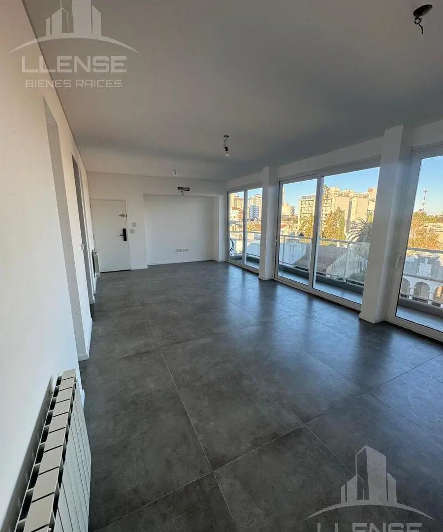 Departamento 4 ambientes con cochera en venta - APTO CREDITO - ALQUILADO - Bernal Centro 5