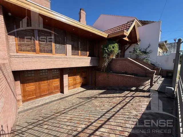 Casa 4 ambientes con jardín en venta - APTA CREDITO - Quilmes Oeste 5
