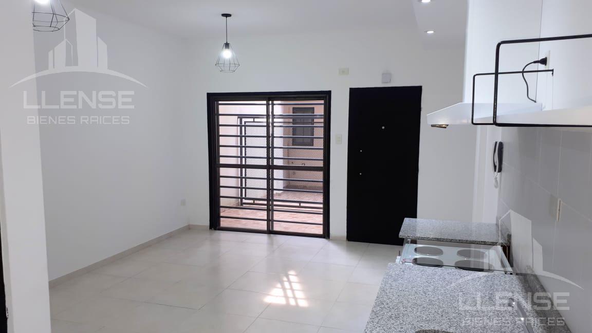 Departamento monoambiente con patio propio en venta - APTO CREDITO -  Bernal Oeste