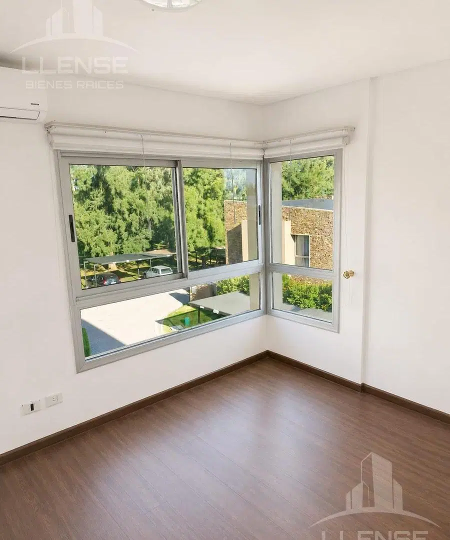 Departamento 3 ambientes con balcón y cochera en alquiler - Fincas de Iraola II 5