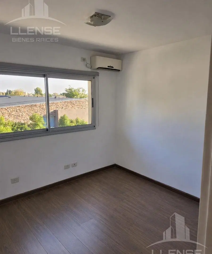 Departamento 3 ambientes con balcón y cochera en alquiler - Fincas de Iraola II 2