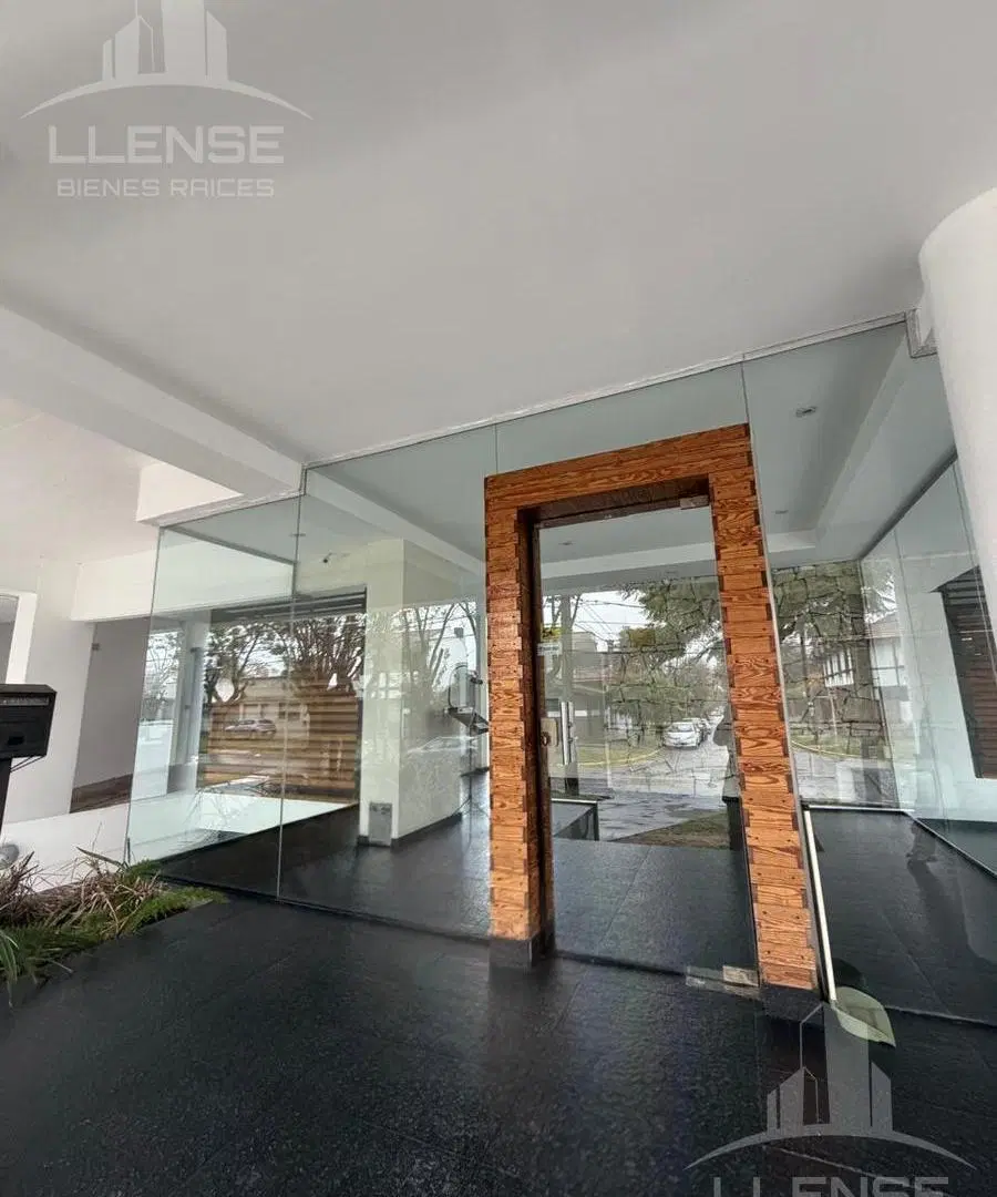 Departamento 2 ambientes con balcón y cochera cubierta en venta y alquiler - APTO CREDITO - Quilmes 3