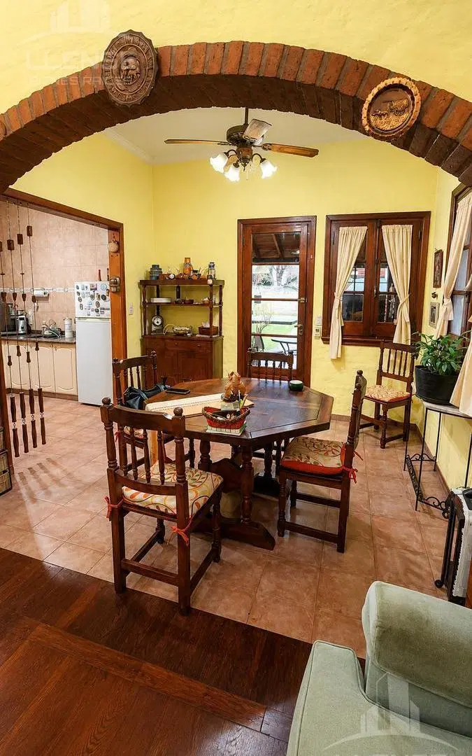 Casa 3 ambientes con cochera, jardín y pileta en venta - APTA CREDITO - Bernal Centro 5