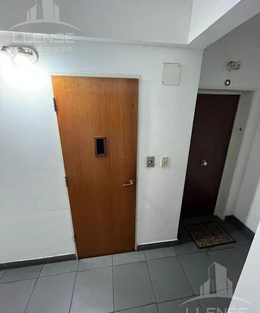 Departamento 3 ambientes en semipiso reciclado con 2 cocheras en venta - Wilde 5