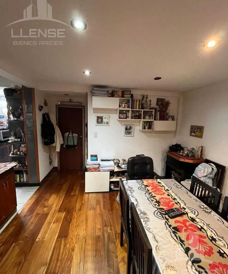 Departamento 3 ambientes en semipiso reciclado con 2 cocheras en venta - Wilde 2