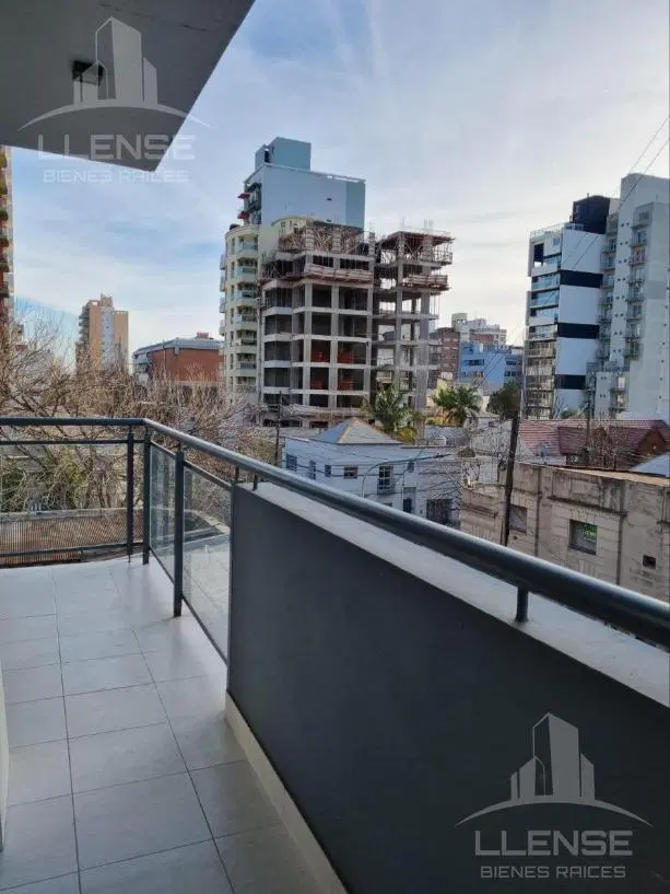 Departamento 2 ambientes con balcón en alquiler - Quilmes Centro 2