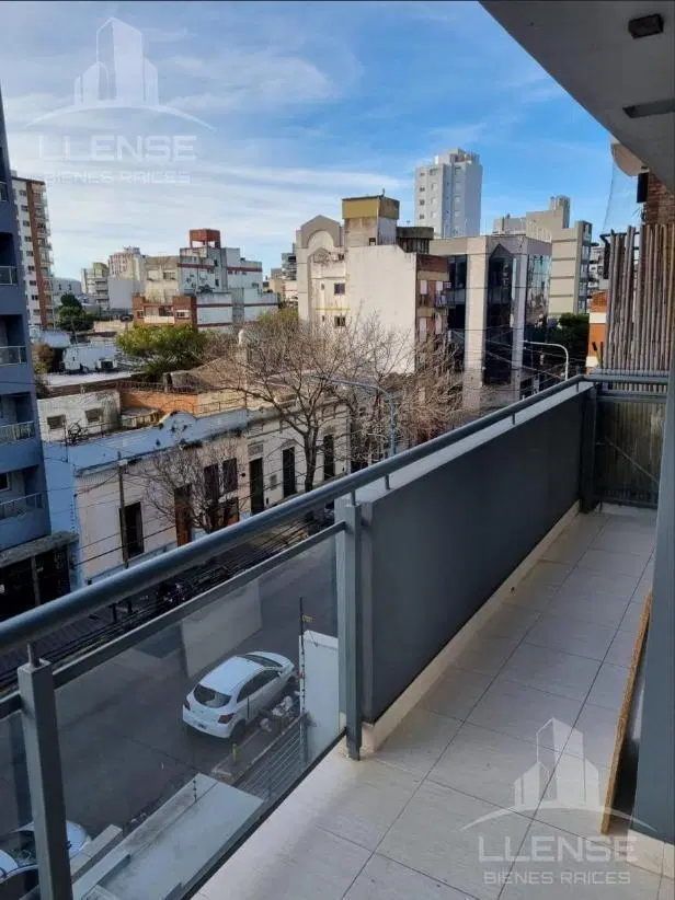 Departamento 2 ambientes con balcón en alquiler - Quilmes Centro 3