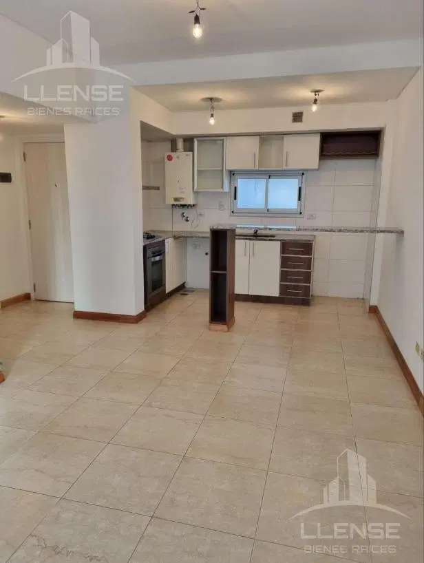 Departamento 2 ambientes con balcón en alquiler - Quilmes Centro 4