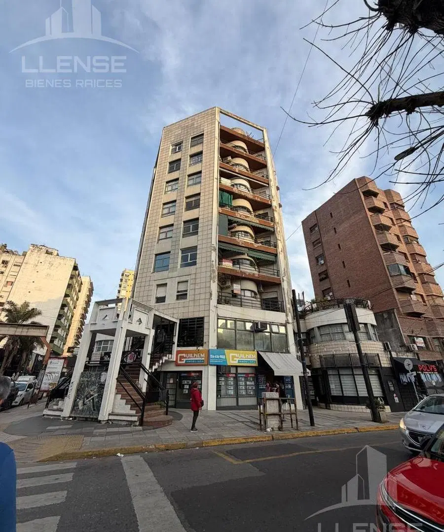 Departamento 2 ambientes con balcón y cochera en alquiler - Quilmes 2