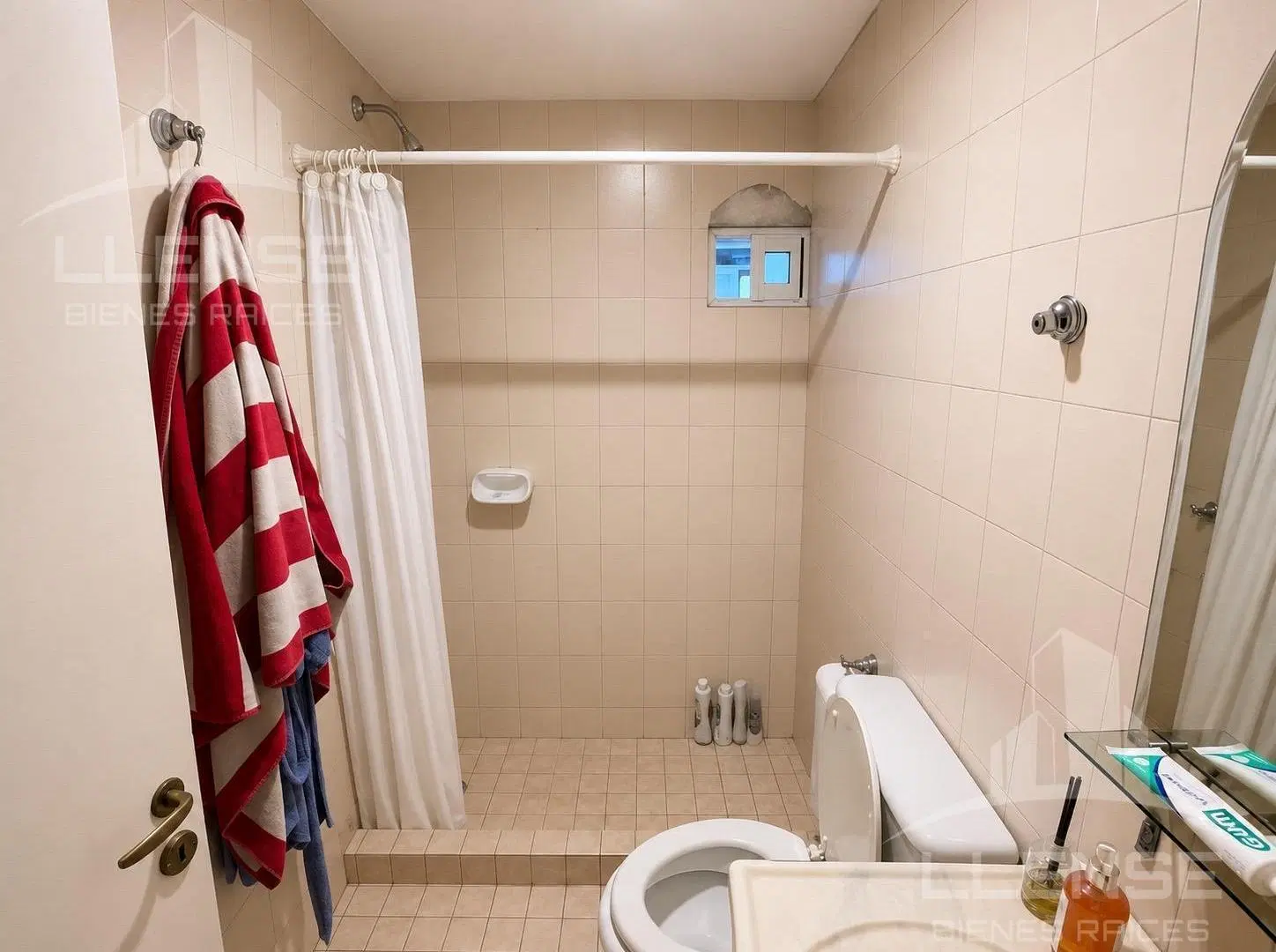 Casa 4 ambientes con patio en venta - APTO CREDITO - Barrio Parque Bernal 8
